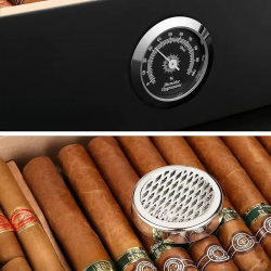 Ispaniško kedro medžio cigarų laikymo dėžutė - humidoras su drėkintuvu ir higrometru