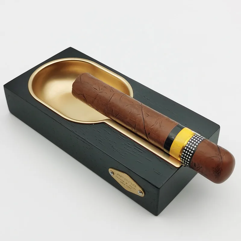 Stogie.lt - Medinė peleninė - cigaro laikiklis
